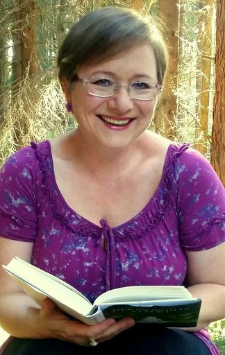  Helga Paar sitzt im Wald und liest ein Buch. Sich weiterbilden zu
wollen, wissbegierig zu sein, sind positive Persönlichkeitsmerkmale,
und Voraussetzung für ein glückliches, gesundes, erfülltes Leben.