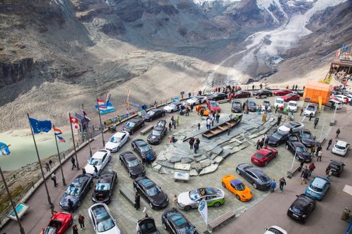 Vorschau Bild von Ein Teil der Fahrzeuge auf der Kaiser-Franz-Josef Höhe