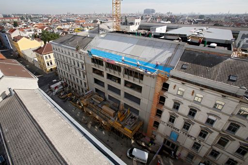 Vorschau Bild von Gleichenfeier im neuen, siebenstöckigen Produktionsgebäude in
Wien, Hernals