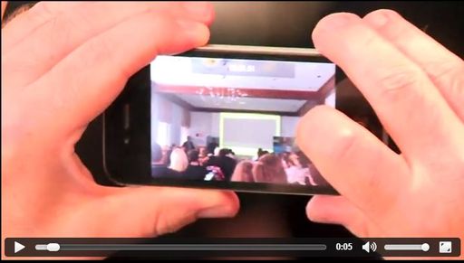 „4 Millionen Jahre“ verbringt die Welt pro Monat
im Internet. Rund 4,1 Milliarden Euro werden in Österreich pro Jahr
in Werbung investiert. 65 Prozent der User, die sich ein Video
angesehen haben, besuchen danach die Website. Mit diesen und
weiteren Zahlen ließen Moderator Jürgen Kapeller (the cell project
GmbH) und die Vortragenden der vierten Auflage der
„Online-Markting-Impulse“ am Mittwoch in Graz aufhorchen.