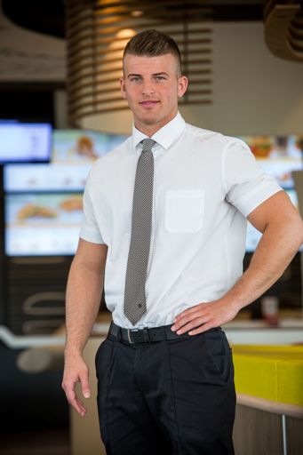 Vorschau Bild von Insgesamt 25 Arbeitsplätze werden im Rahmen des
Management Trainee Programms von McDonald’s Österreich für
Maturantinnen und Maturanten geschaffen.