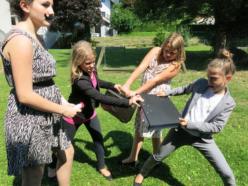 Beim Workshop mit Improvisationstheater geht es
ordentlich zur Sache.