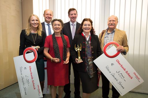 http://www.apa-fotoservice.at/galerie/7102 Im Bild
v.l.n.r.: Mag. Carina Asendorfer (APR Salzburg), Mag. Johannes
Wallner (Senecura), Dkfm. Erika Folkes (Allianz Chronischer
Schmerz), Mag. Peter McDonald (Hauptverband der österr. SV-Träger),
OA.Dr. Janina Dieber (LKH Hartberg) und Dr. Gottfried Thalhammer
(Styriamed Hartberg-Fürstenfeld).