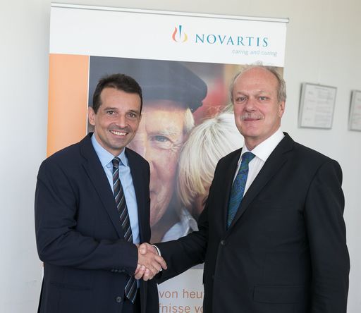 Novartis Country President George Zarkalis begrüßt
Generaldirektor Dr. Josef Probst am Unternehmensstandort in Wien.