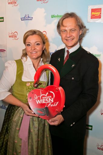 Das Geschäftsführer-Duo Claudia Wiesner und
Christian Feldhofer eröffnen das 5. Wiener Wiesn-Fest