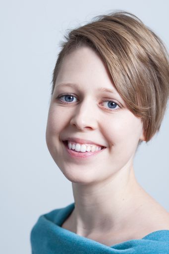 Vorschau Bild von Lisa Mittendrein, Attac-Referentin für Finanzmärkte, Eurokrise
und Steuerpolitik.