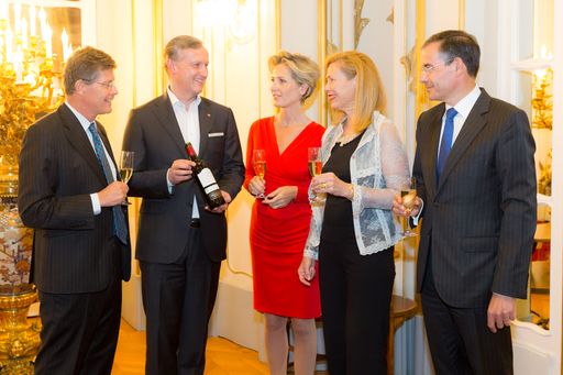 Vorschau Bild von c) www.annarauchenberger.com / Anna Rauchenberger -
Wien, Oesterreich, 30.09.2015 - Lidl Weinverkostung in der
Franzoesischen Botschaft in Wien