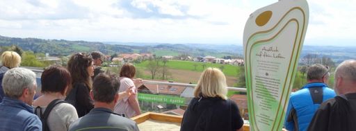 Vorschau Bild von BILD 2 zu OTS - NATURESPONSE® ANTWORTEN DER NATUR Erlebnisse
erobern Tourismus: NATURESPONSE® WEG zum ICH, St. Agatha OÖ,
Erstwanderung 26.04.2015 mit Sabine Schulz.