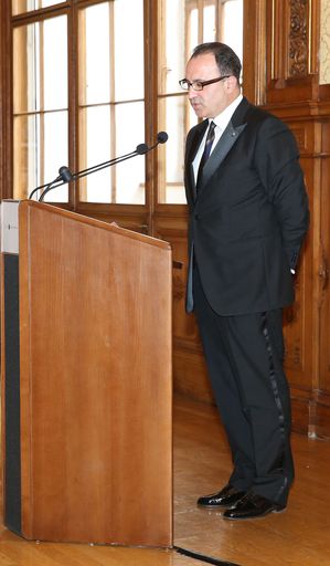 Vorschau Bild von Dipl.-Birol KIlic bei seiner Dankrede für das Silberne
Ehrenzeichen für Verdienste um die Republik Österreich