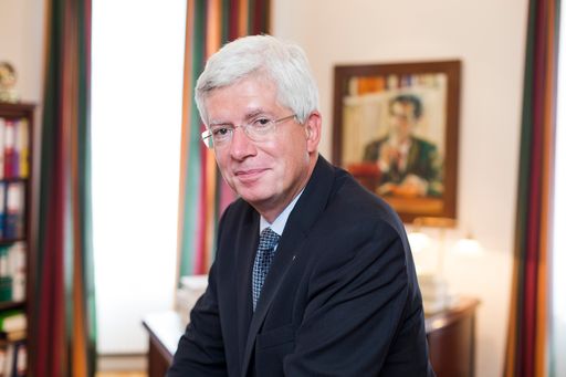  Ao. Univ.Prof. Dr. Michael Frass, Vizepräsident der ÄKH