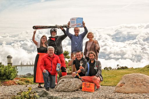 Jubel beim Feuerberg-Team über die
Auszeichnungen des Relax Guide 2016: 3 Lilien (18 Punkte), eines der
Top-3 Hotels in Kärnten, Kärntens einziges Ski- & Spa-Hotel und in
allen vier Relax Guide Top-Rankings vertreten.