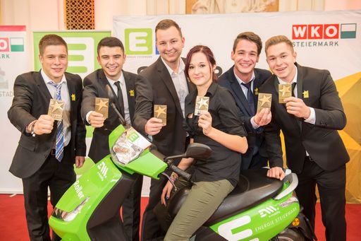 Die gefeierten „Stars of Styria“ der Energie
Steiermark (v.l.n.r.): Stefan Pammer, Ivan Manovic, Lukas Hartinger,
Melissa Jernej, Jürgen Strohmaier, Alexander Riegler - nicht am
Bild: Marcell Potnik