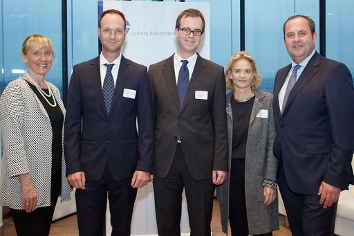  http://www.apa-fotoservice.at/galerie/7216 Im Bild
v.l.n.r. Mag. Barbara Weitgruber, Sektionschefin am
Bundesministerium für Wissenschaft, Forschung und Wirtschaft, Dr.
Markus Mitterhauser, Leiter des LBI for Applied Diagnostics, Dr.
Kaan Boztug, Leiter des LBI for Rare and Undiagnosed Diseases, Mag.
Claudia Lingner, Geschäftsführerin der LBG und DI Josef Pröll,
Präsident der Ludwig Boltzmann Gesellschaft (LBG)