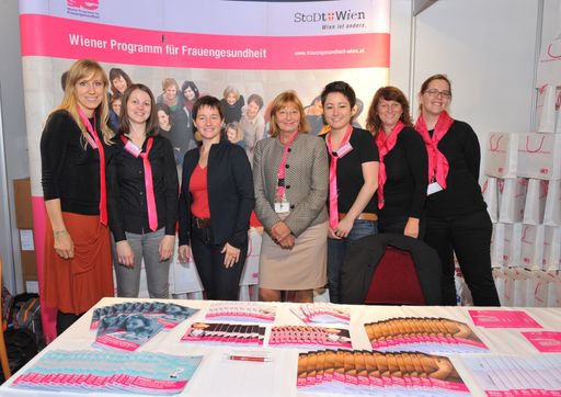 Vorschau Bild von Maga Sonja Wehsely, Stadträtin für Gesundheit und
Soziales; a.o. Univ.-Prof.in Dr.in Wimmer-Puchinger und das Team des
Wiener Programms für Frauengesundheit