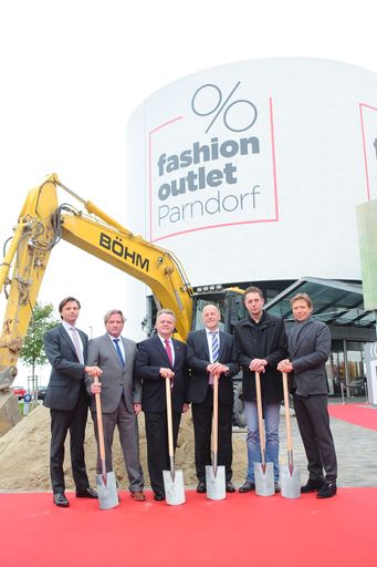 Vorschau Bild von Thomas Seikmann (Vertreter Eigentümer), Thomas
Reichenauer (Managing Director ROS Retail Outlet Shopping),
Landeshauptmann Hans Niessl, Bürgermeister Wolfgang Kovacs,
Landesrat Alexander Petschnig, Erwin Krause (Investor & Eigentümer
BETHA Zwerenz & Krause)
