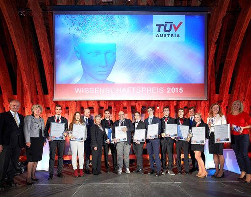 http://www.apa-fotoservice.at/galerie/7254 TÜV
AUSTRIA Wissenschaftspreis 2015 im Kuppelsaal der TU Wien
(v.l.n.r.): Johann Marihart, Präsident TÜV Österreich, Sabine
Seidler, Rektorin TU Wien, Stefan Haas, CEO TÜV AUSTRIA Gruppe,
Margit Fischer, Christoph Neumayer, Generalsekretär
Industriellenvereinigung und Susanne Höggerl, ORF ZIB, Moderation
mit den PreisträgerInnen des TÜV AUSTRIA Wissenschaftspreises.
Einreichungen für den TÜV AUSTRIA Wissenschaftspreis 2016 können bis
zum 30.6. unter www.tuv.at/wissenschaftspreis eingereicht werden.