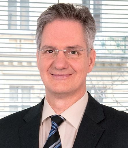  Neuer Marktfolge-Vorstand der Ärztebank Markus
Partl, MSc