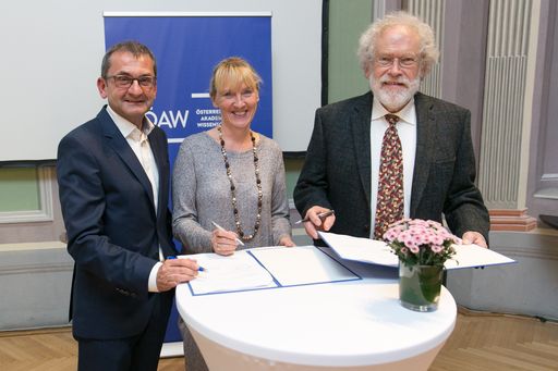 Feierliche Unterzeichnung der Eingliederung des
Österreichischen Archäologischen Instituts in die Österreichische
Akademie der Wissenschaften.