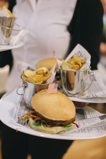 Vorschau Bild von Unser Veganer Burger mit frischen Home Fries