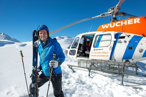  Olympiasieger Benni Raich zieht es in den
Tiefschnee. Heliskiing am Kaukasus.