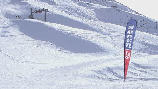 Das Tiroler Ötztal präsentiert sich dieser Tage
als perfekter Trainings-Hotspot für die internationalen Skiteams.
Derzeit herrschen in Obergurgl-Hochgurgl bereits beste
Pistenbedingungen.