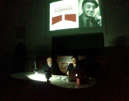 Marina Naprushkina präsentiert ihre Arbeit anlässlich der
Verleihung des Anni und Heinrich Sussmann Preises in der Akademie
der bildenden Künste Wien.