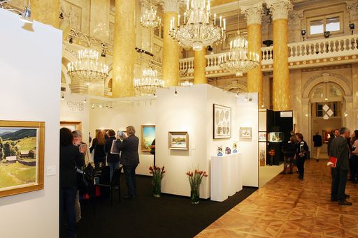 http://www.apa-fotoservice.at/galerie/7287 Große
Kunst im prachtvollen Rahmen: Die 47. ART&ANTIQUE Hofburg Vienna ist
eröffnet.