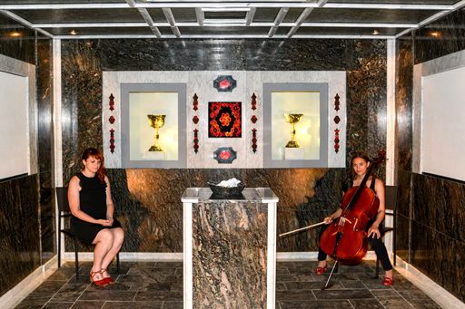 Vorschau Bild von Stimmungsvolle Eröffnung mit den beiden
Musikerinnen Monika Peitler und Julia Hofer.