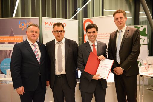  Die Machine & Voice Communication GmbH bei der
Verleihung im Rahmen des Burgenländischen Innovationspreises 2015