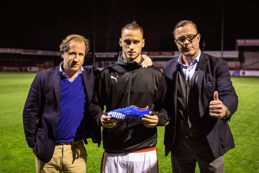  Nach 10 guten Jahren unter dem Motto "Just do it“
heißt es jetzt "Forever Faster". Im Bild v.l.n.r.: Leonhard Pranter
M.A., Marko Arnautovic, Christian Schmück