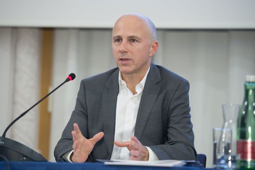  http://www.apa-fotoservice.at/galerie/7315 Andreas
Koman (Tele2) wird als ISPA Präsident bestätigt.
