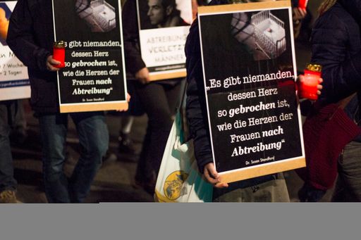 Vorschau Bild von Thematisiert unter anderem wurde das Leid der
Frauen bei Abtreibungen.