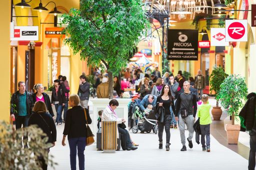Vorschau Bild von Fashion Outlet Parndorf Beteiligungs-GmbH erwirbt
das Freeport Fashion Outlet // ROS Retail Outlet Shopping ist neuer
Betreiber des rund 22.400 Quadratmeter großen Outlet Centers //
Synergien mit dem Fashion Outlet Parndorf