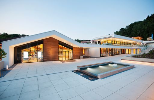 die 2015 rundum erneuerte Heiltherme Bad
Waltersdorf