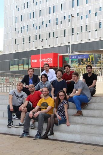 Vorschau Bild von StartUs Team Foto im Juli 2015.