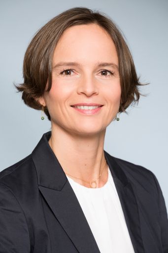 Frau Mag. Ingrid Janker hat mit 01.01.2015 die Geschäftsführung
der Knauf GmbH übernommen.