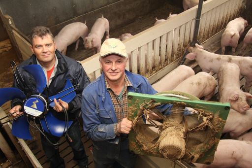 18 Jahre EC-Technik im Schweinestall - Übers ganze
Jahr betrachtet betrug die Einsparung 80 Prozent / Jetzt wurden die
Ventilatoren durch noch sparsamere und leisere ersetzt.