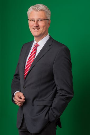 Vorschau Bild von Public Interest staff/associate and/or consultant,
November 2015