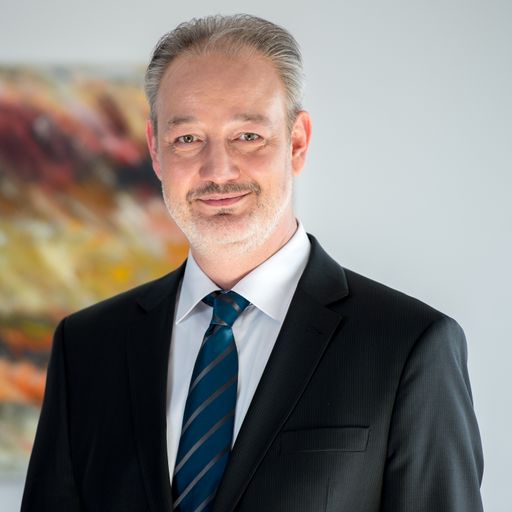 Vorschau Bild von „Es sind die Mitarbeiter die F.O.Z. App wollen, weil sie es mögen
mit dem Handy zu arbeiten“. Im Bild: Peter Klinser