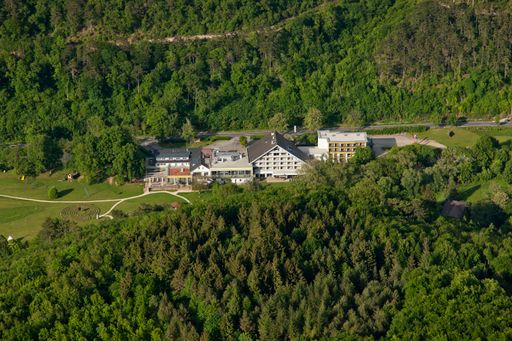 Vorschau Bild von Luftaufnahme des Seminar- und Eventhotel Krainerhütte im
Helenental in Baden bei Wien