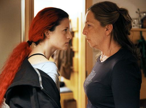 Vorschau Bild von Anna Posch ("Mae"), Susi Stach ("Mutter")