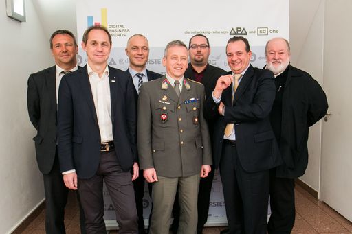 http://www.apa-fotoservice.at/galerie/7390/ Im Bild
v.l.n.r.: Christian Pennerstorfer (Austrian Power Grid), Alexander
Mense (FH Technikum Wien/FEEI), Thomas Feßl (Wirtschaftskammer
Österreich), Oberst Christian Wagner (Bundesministerium für
Landesverteidigung und Sport), Olaf Schwarz (ING-DiBa), Thomas Stern
(Moderator, Braintrust) und Johannes L. Zeitelberger (Blue
Code/Secure Payment Technologies).