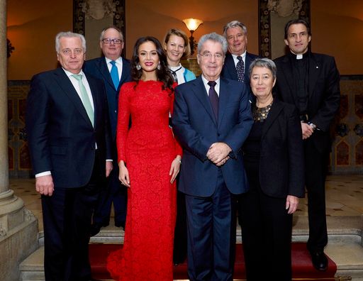 Im Bild v.l.n.r.: Rudolf Hundstorfer, Christian
Konrad, Aida Garifullina, Ulla Konrad, Heinz Fischer, Hans Peter
Haselsteiner, Margit Fischer, Markus Inama