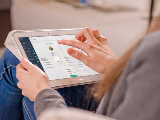  Einfache Anwendung auf PC, Laptop oder Tablet mit HelloCash