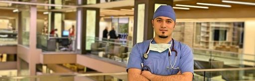 Dr. Abdulaziz Balwi zählt als Facharzt für
Haartransplantation zu den Koryphäen in seinem Fachbereich und
verfügt über mehr als fünf Jahre Erfahrung auf diesem Gebiet der
plastisch-ästhetischen Chirurgie. Er arbeitet exklusiv mit
Elithairtransplant zusammen und bietet auf diese Weise Kunden aus
dem Inland, aus Europa sowie aus dem Nahen Osten seine Dienste an.
Dank Elithairtransplant haben auch Sie die Gelegenheit, die
fundierten Fachkenntnisse sowie die einzigartigen Fähigkeiten von
Dr. Balwi in Anspruch zu nehmen. Lernen Sie das Team von
Elithairtransplant kennen und gewinnen Sie ein Stück neue
Lebensqualität. Weiterer Text über ots und
www.presseportal.de/nr/119096 / Die Verwendung dieses Bildes ist für
redaktionelle Zwecke honorarfrei. Veröffentlichung bitte unter
Quellenangabe: "obs/Experts Of Beauty UG/Herr Mohammed Balwi"
