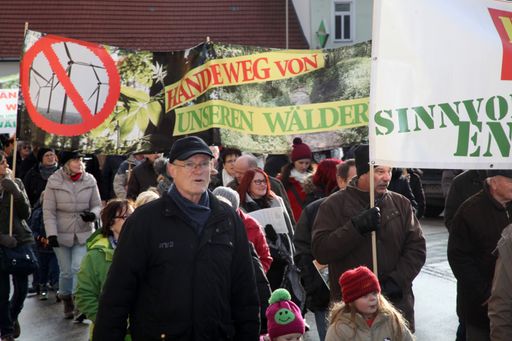 Vorschau Bild von 200 Bürger marschierten am 12. Dezember in Zwettl gegen Windräder
in den Wäldern des Waldviertels.