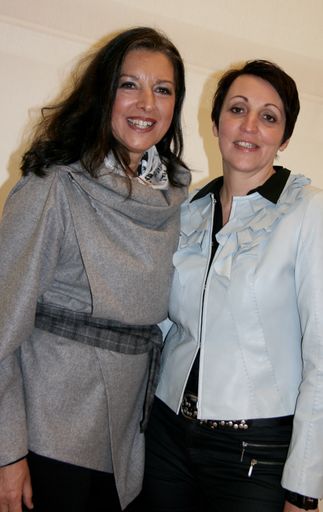  Petra Welskop (Tirol) und Gerlinde Feichtlbauer
(OÖ) als Leiterinnen des Österreichischen Hebammengremiums
wiedergewählt.