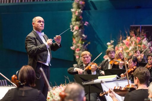 Vorschau Bild von HYPO NOE Neujahrskonzert „In seinem Element“
begeisterte Landeshauptmann-Stv. Wolfgang Sobotka das vollbesetzte
Festspielhaus St. Pölten credit: Gerald Lechner