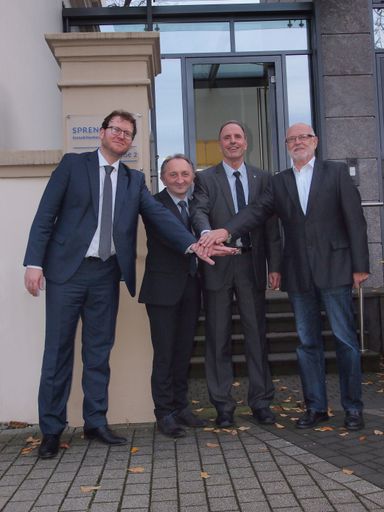 R&S Software GmbH wird Teil der SPRENGNETTER Gruppe. Im Bild
v.l.n.r.: Jan Sprengnetter, Günther Schabus, Heinz Raunikar,
Hans-Otto Sprengnetter