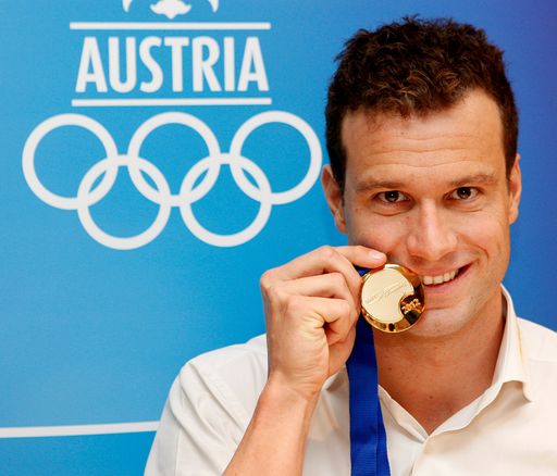 Ex-Schwimmstar Markus Rogan kritisiert beim Talk im
Hangar-7 den Umgang mit Flüchtlingen